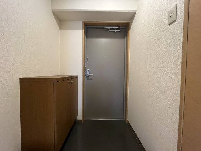 アンピール伏見桃山の玄関