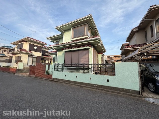作新台１丁目　売地の前面道路含む現地写真|作新台１丁目　売地　地積47.9坪　整形地　建築条件なし　北西側4.8ｍ公道面　間口約13ｍ