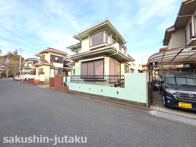 作新台１丁目　売地の前面道路含む現地写真|作新台１丁目　売地　地積47.9坪　整形地　建築条件なし　北西側4.8ｍ公道面　間口約13ｍ