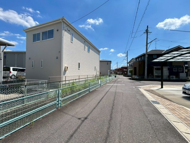 【商談中】リーブルガーデン　丹羽郡大口町中小口1丁目　全2区画分譲の前面道路含む現地写真|■前面道路　■ヤマダ不動産　株式会社リライフ　
■夢のマイホーム購入をフルサポートします！