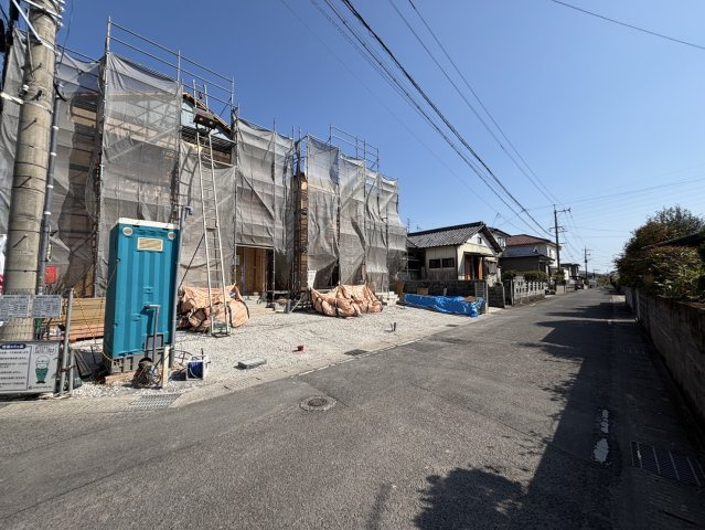 【前面道路含む現地写真】