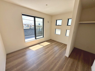 【洋室】 | 助松町３丁目　新築分譲住宅　全２区画 | きれいな洋室です