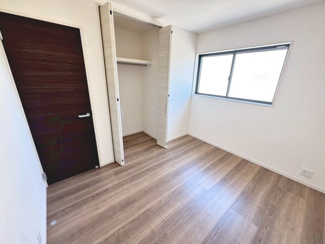 【洋室】 | 助松町３丁目　新築分譲住宅　全２区画 | 使い勝手のいい洋室です