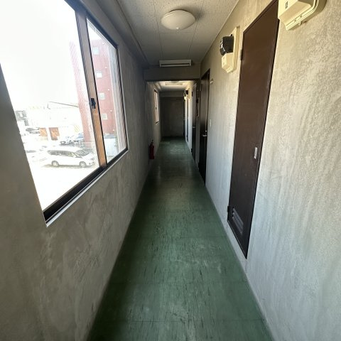 Ｅ．Ｓアベニュー　ヒラノアパートメントのエントランス|落ち着いたエントランスです