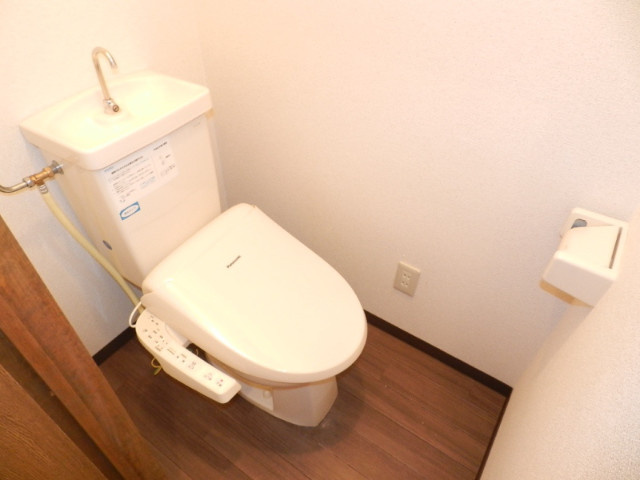 Ｅ．Ｓアベニュー　ヒラノアパートメントのトイレ|落ち着いた色調のトイレです