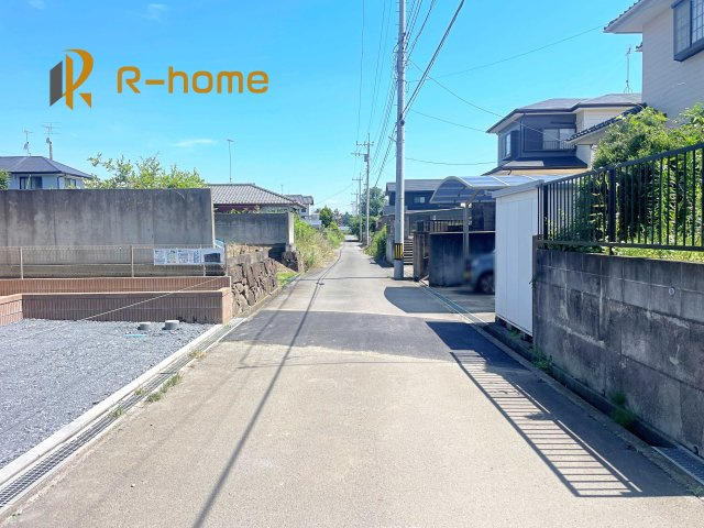 第1石岡市山崎　新築戸建て　2号棟の前面道路含む現地写真|堂々！建物完成♪実際のお部屋をご見学可能です♪
ご見学が一番の資料！お気軽にお問い合わせ下さい♪