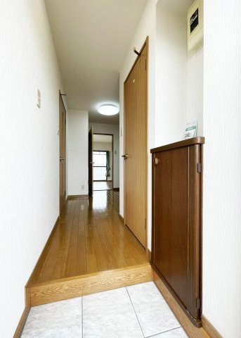 グレイスKMの玄関