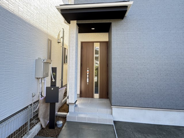 柏市増尾５丁目新築戸建【土小学校：10分】のエントランス|エントランス・玄関ポーチ