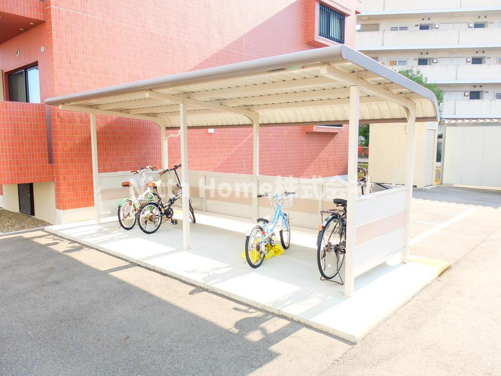 ラ・メゾンAOYAMAのその他共用部分|ファミリー様にも安心の駐輪場☆彡