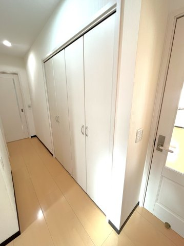 大容量の階段下収納！決して“おまけ”の収納ではありません。メイン収納としての活躍が期待できるだけの収納力が自慢です！