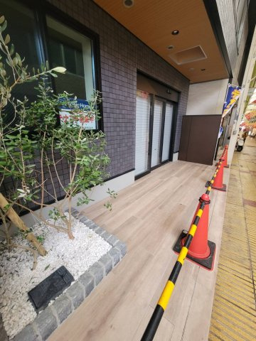 寝屋川市早子町の店舗一部の外観