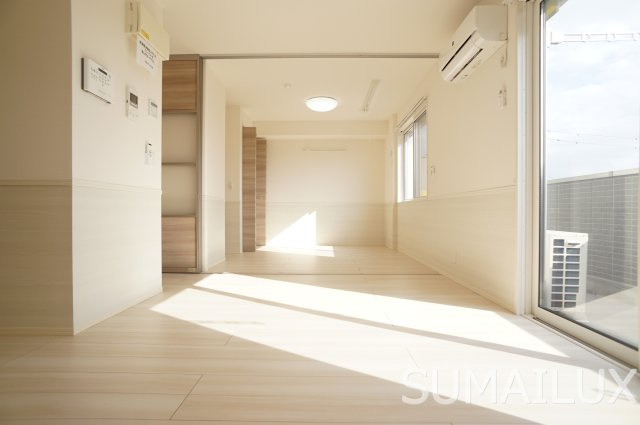 熊本市南区出仲間６丁目のアパートの居間・リビング