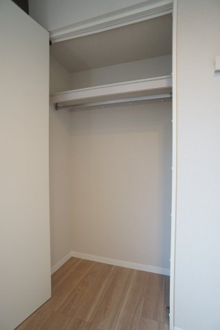 プレステージア稲荷木の収納|洋室5.1帖のクローゼット♪