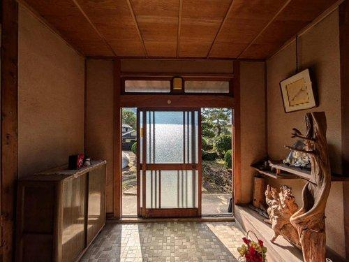 岡山市北区御津宇垣　中古住宅の玄関|現地（2024年11月）撮影
◆内玄関の様子です