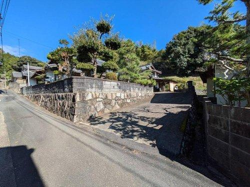 岡山市北区御津宇垣　中古住宅の前面道路含む現地写真|現地（2024年11月）撮影