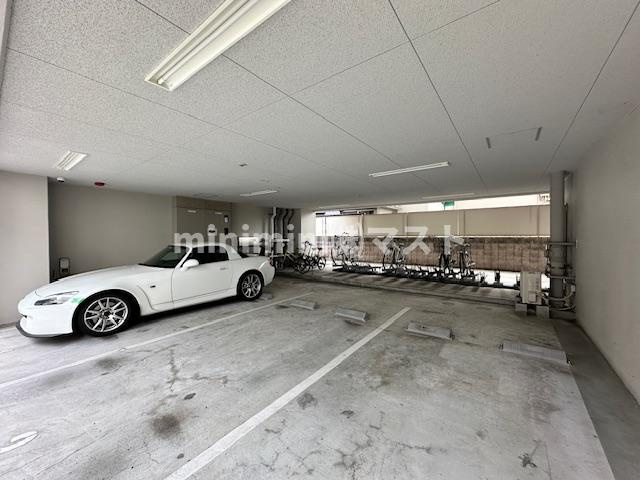 レジデンス大阪城前の駐車場