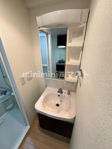 レジデンス大阪城前の洗面所