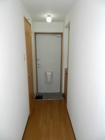 クリエートハウス弥生の玄関