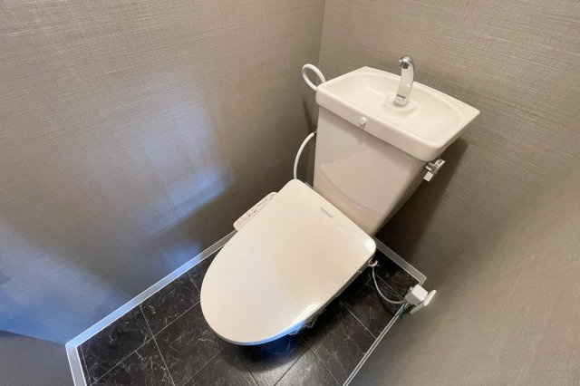 アイプレイス志木のトイレ|参考イメージ写真。