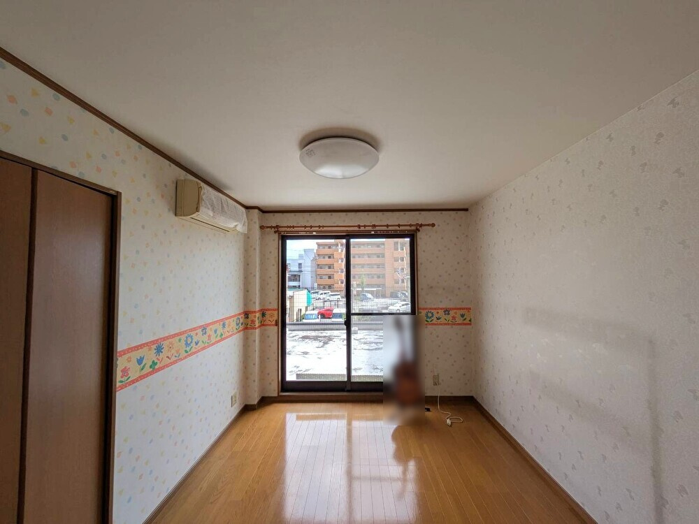 岡山市東区瀬戸町下中古住宅の洋室|◆2階南中央6畳の様子です