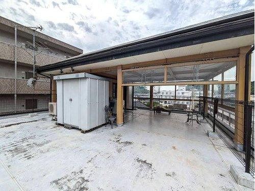 岡山市東区瀬戸町下中古住宅のその他|◆屋上の様子です
◆屋根、照明付きです
