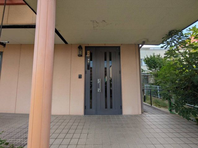 岡山市東区瀬戸町下中古住宅の玄関|◆外玄関の様子です