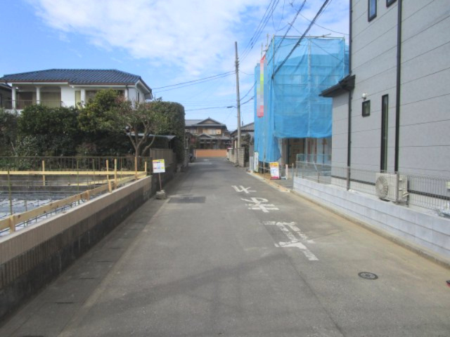 【前面道路含む現地写真】 | 北本市本宿　新築住宅