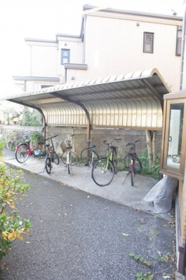 【その他共用部分】 | ヒルズ・オキマンション | 屋根付き駐輪場☆