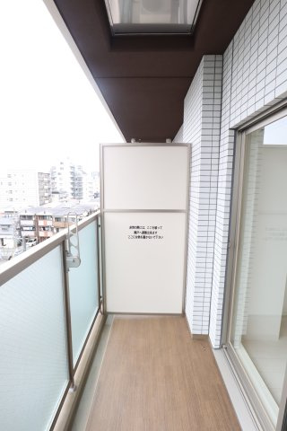 ゼオン大阪EASTのバルコニー