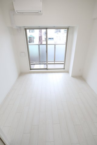 ゼオン大阪EASTの居間・リビング