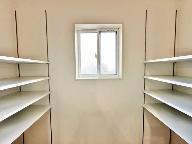 京都市西京区山田南山田町　未入居物件の収納