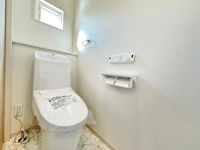 京都市西京区山田南山田町　未入居物件のトイレ