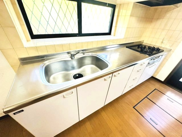 高野台3丁目貸し戸建のキッチン|お料理しやすいキッチンです