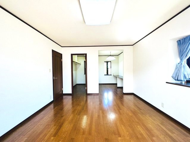 高野台3丁目貸し戸建の洋室|きれいな洋室です