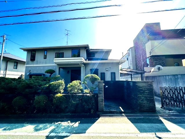 高野台3丁目貸し戸建の外観|落ち着いた雰囲気の外観です