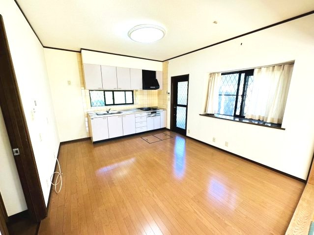 高野台3丁目貸し戸建の居間・リビング|ダイニング