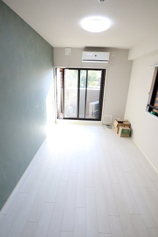 大阪市都島区都島北通１丁目の賃貸マンションの居間・リビング