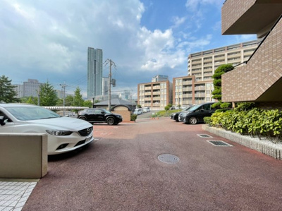【駐車場】 | グランビスタ上新田 | 車をお持ちの方に嬉しい駐車場付きの物件です