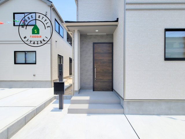 宮崎市島之内9期-5棟（E号棟）の玄関|おでかけの時も帰った時も、「我が家」を最初に感じでもらえる素敵な空間に。