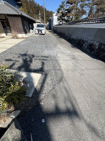 土地　上西郷の前面道路含む現地写真