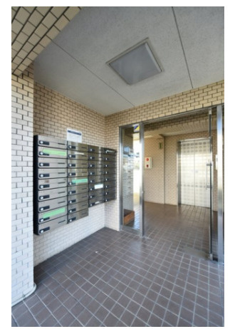 世田谷区代田２丁目の賃貸マンションのエントランス