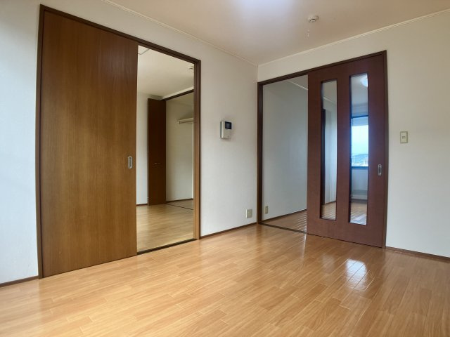 【洋室】 | ANGELUSⅡ | ※同物件、別のお部屋の写真です