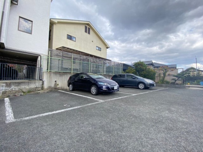 【駐車場】 | プライムアーク | 車をお持ちの方に嬉しい駐車場付きの物件です