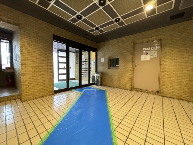 フラッツ景丘のエントランス|清掃の行き届いた共用部分♪