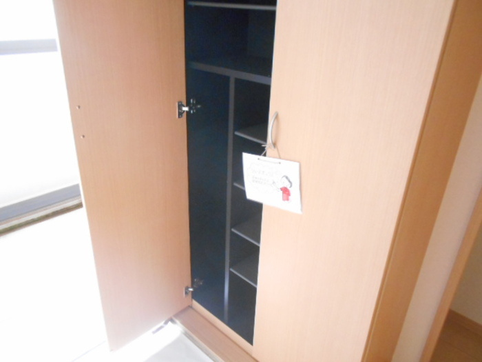 マロンハイム Ａ・Ｂの玄関|A202 シューズボックス（トールタイプ）