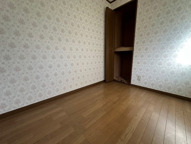 津之江町１丁目　戸建ての洋室