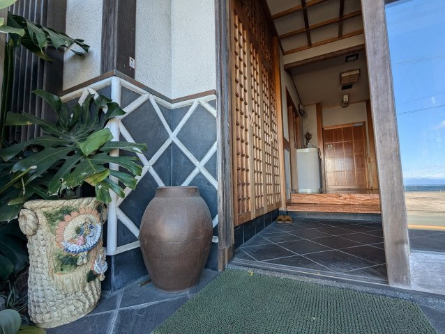 売土地　沼津市内浦重寺のその他|現在上物があります。現況でのお引渡しになります。室内の様子になります。