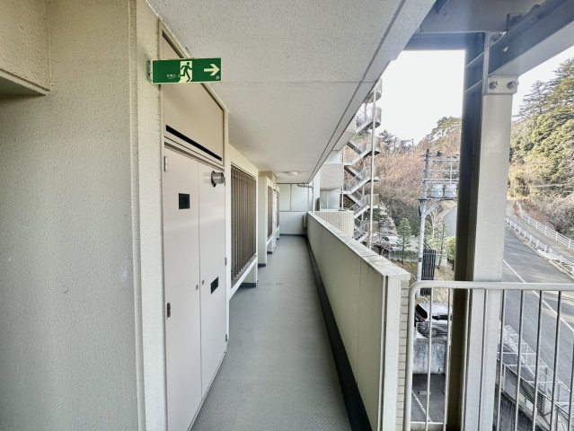 コープ野村ヒルズ川内のその他共用部分|住戸階廊下