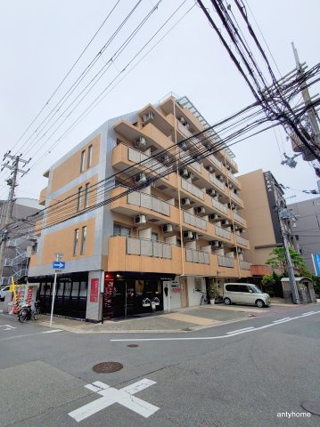 ウイニング・パラ江坂　仲介手数料無料の外観