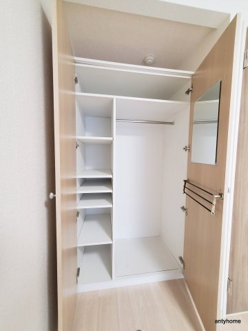 ウイニング・パラ江坂　仲介手数料無料の収納